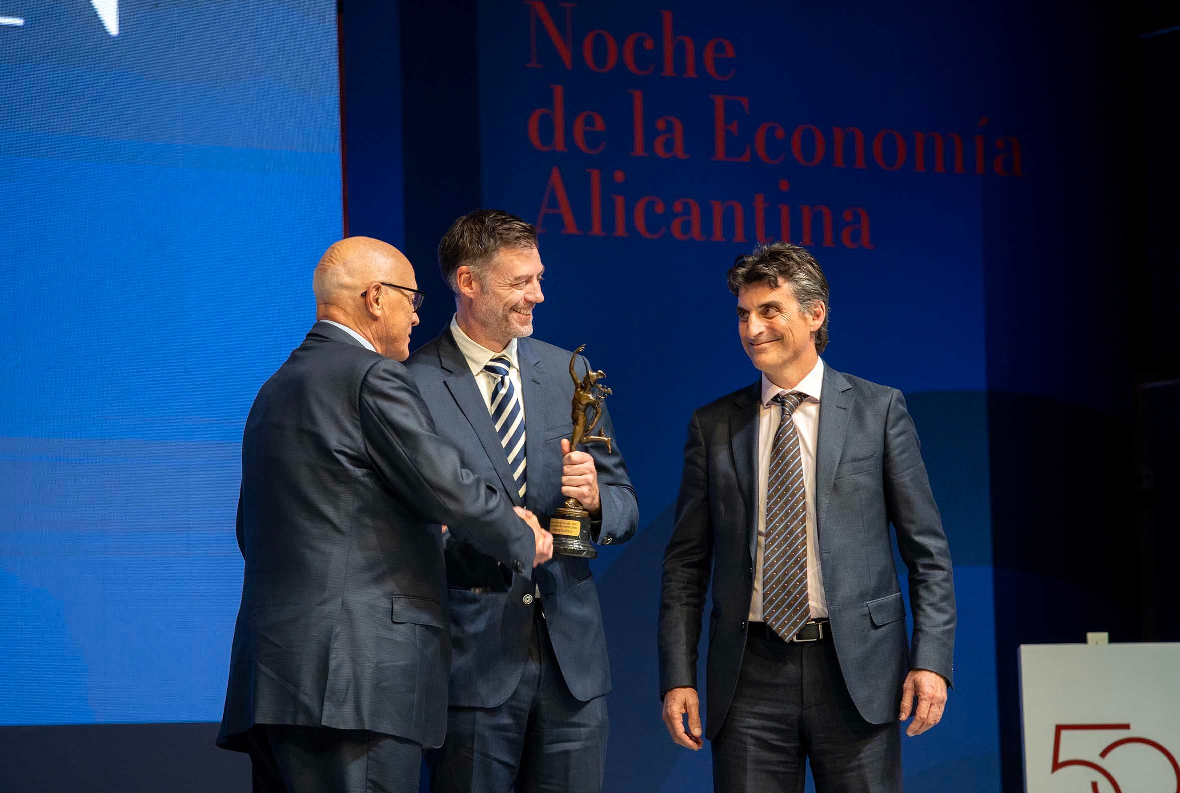 FOTOS | La Noche de la Economía Alicantina: medio siglo premiando el talento empresarial de la provincia