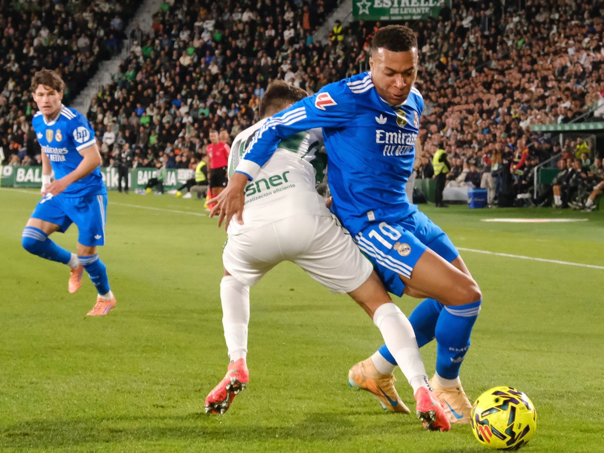Las mejores imágenes del Elche CF-Real Madrid en el Martínez Valero