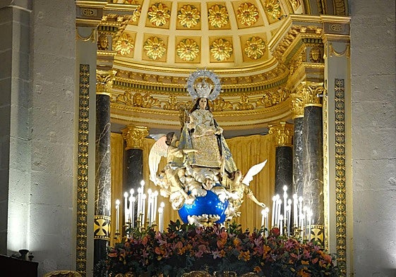 Alicante se rinde ante la Virgen del Remedio en su 75 aniversario como Alcaldesa Perpetua