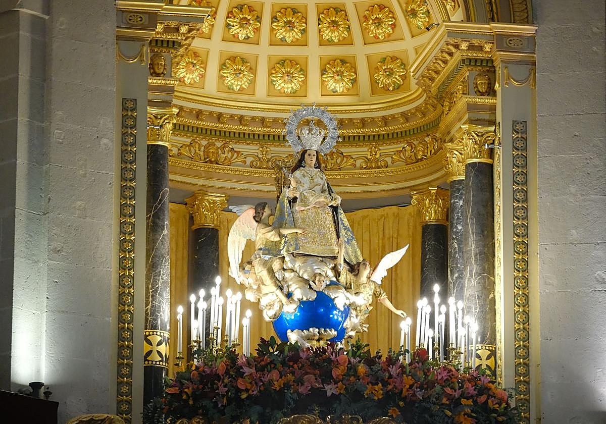 Alicante se rinde ante la Virgen del Remedio en su 75 aniversario como Alcaldesa Perpetua
