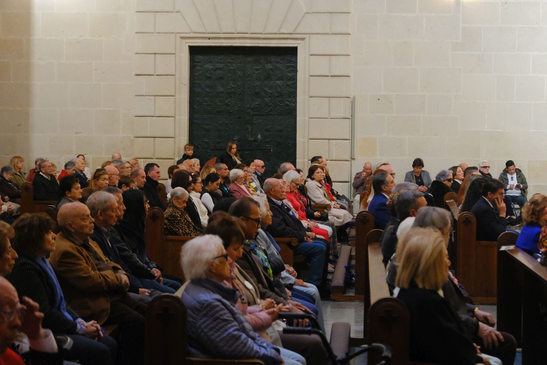 Alicante se rinde ante la Virgen del Remedio en su 75 aniversario como Alcaldesa Perpetua