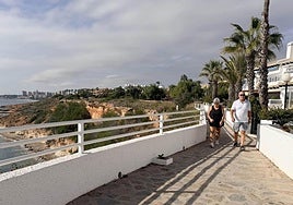 Nuevo paso habilitado en Cabo Roig que restituye el recorrido original del GR 92 junto al Mediterráneo.