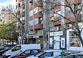 Una de las calles afectadas por los cortes de luz en Alicante.