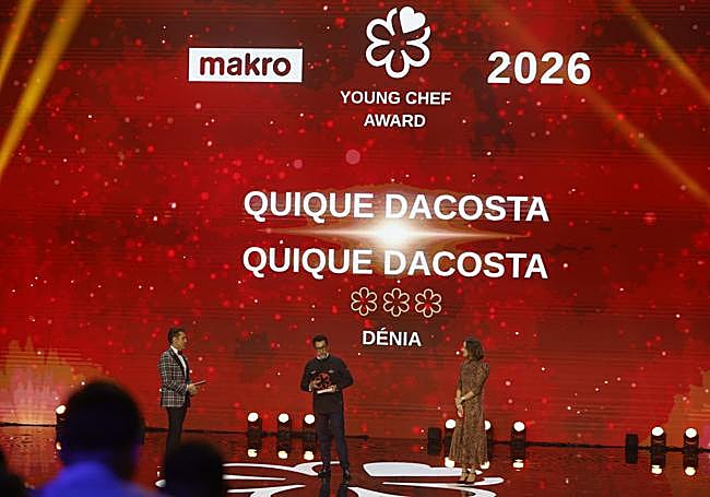 Quique Dacosta recibe el Special Award al chef mentor 2026.