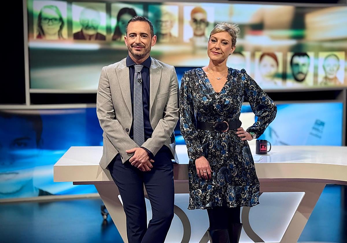 Juan Nieto and Mireia Llinares, presenters of 'À Punt et busca'.