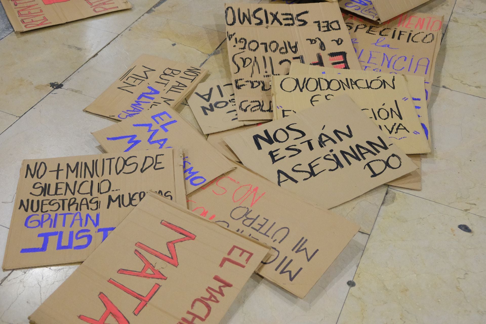 Alicante levanta la voz contra la violencia de género el 25N