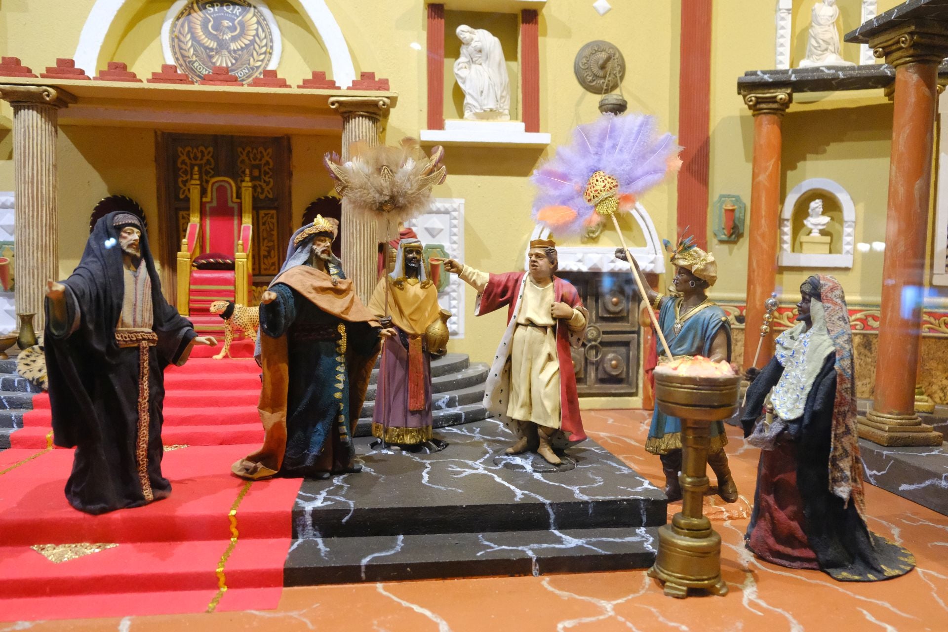 Villancicos, luz y tradición en la inauguración del Belén Social en Alicante