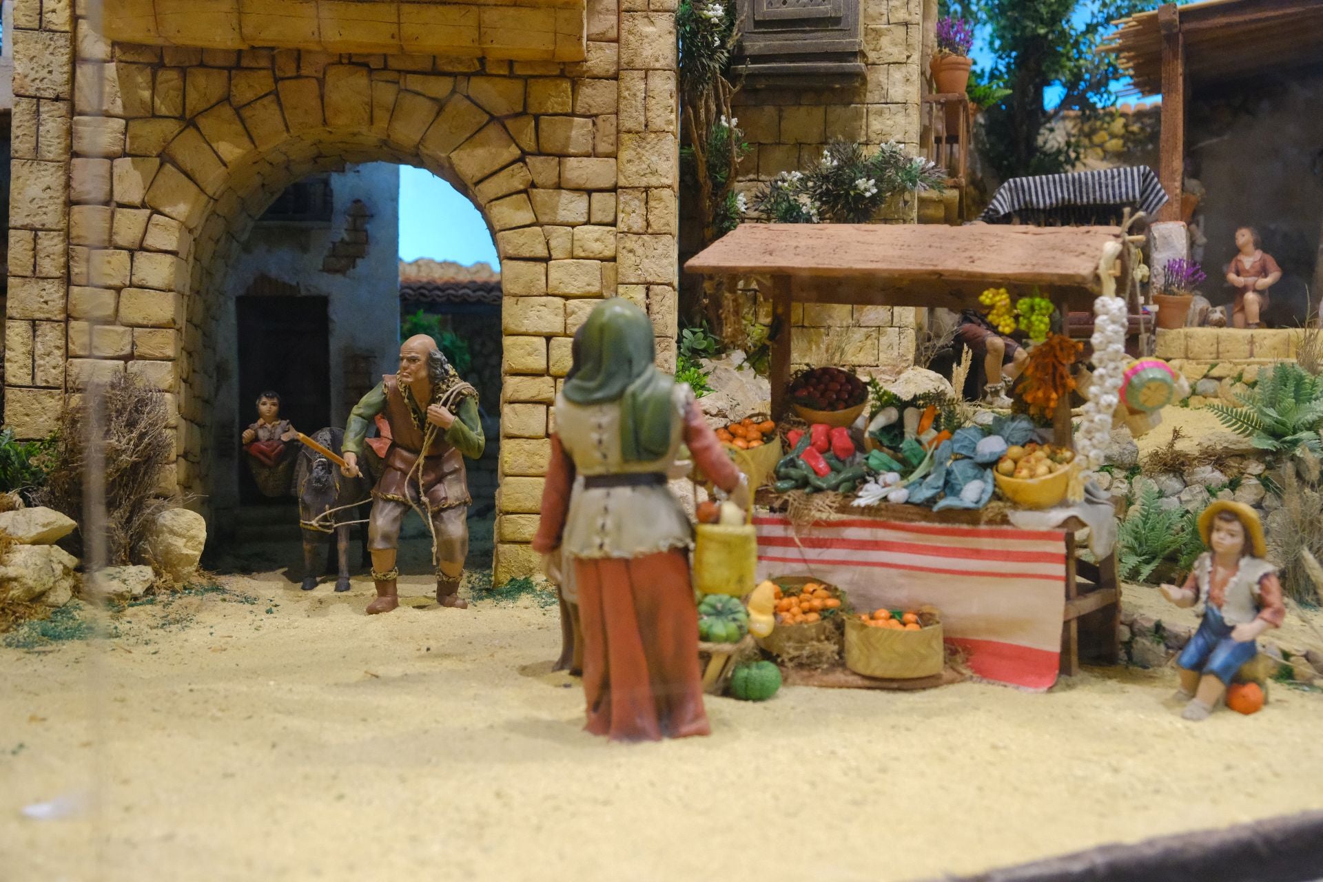 Villancicos, luz y tradición en la inauguración del Belén Social en Alicante