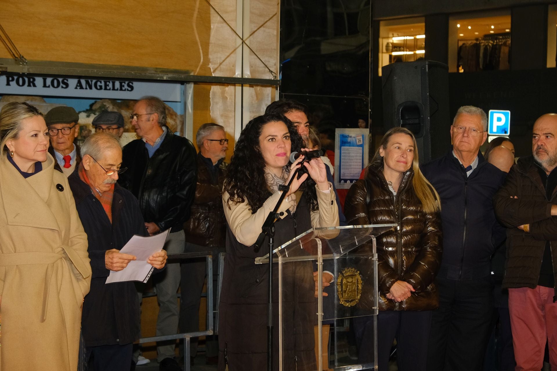 Villancicos, luz y tradición en la inauguración del Belén Social en Alicante