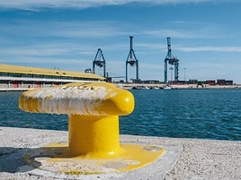 Puerto comercial de Alicante.