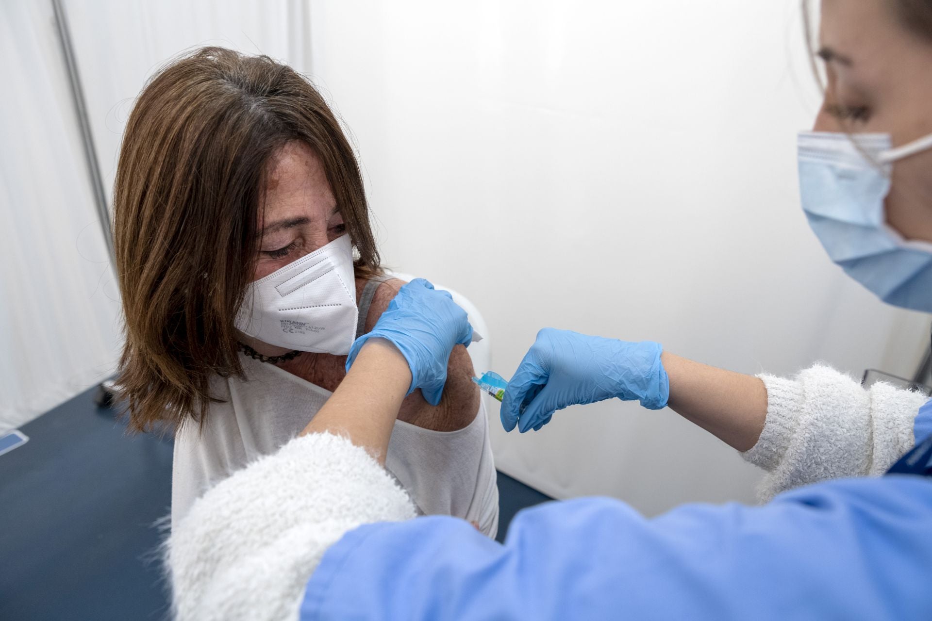 Sanidad recomienda el uso de mascarillas en centros de salud y hospitales ante el aumento de los contagios