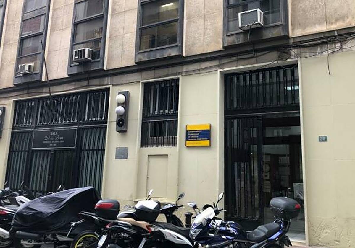 Conservatorio Profesional de Música José Tomás, en la calle San Fernando.