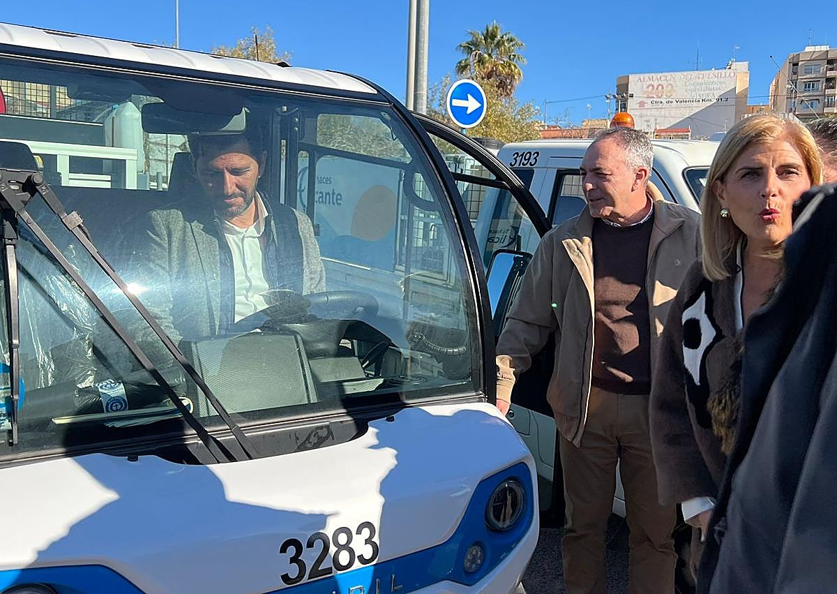 Imagen secundaria 1 - Varios momentos de la presentación. 