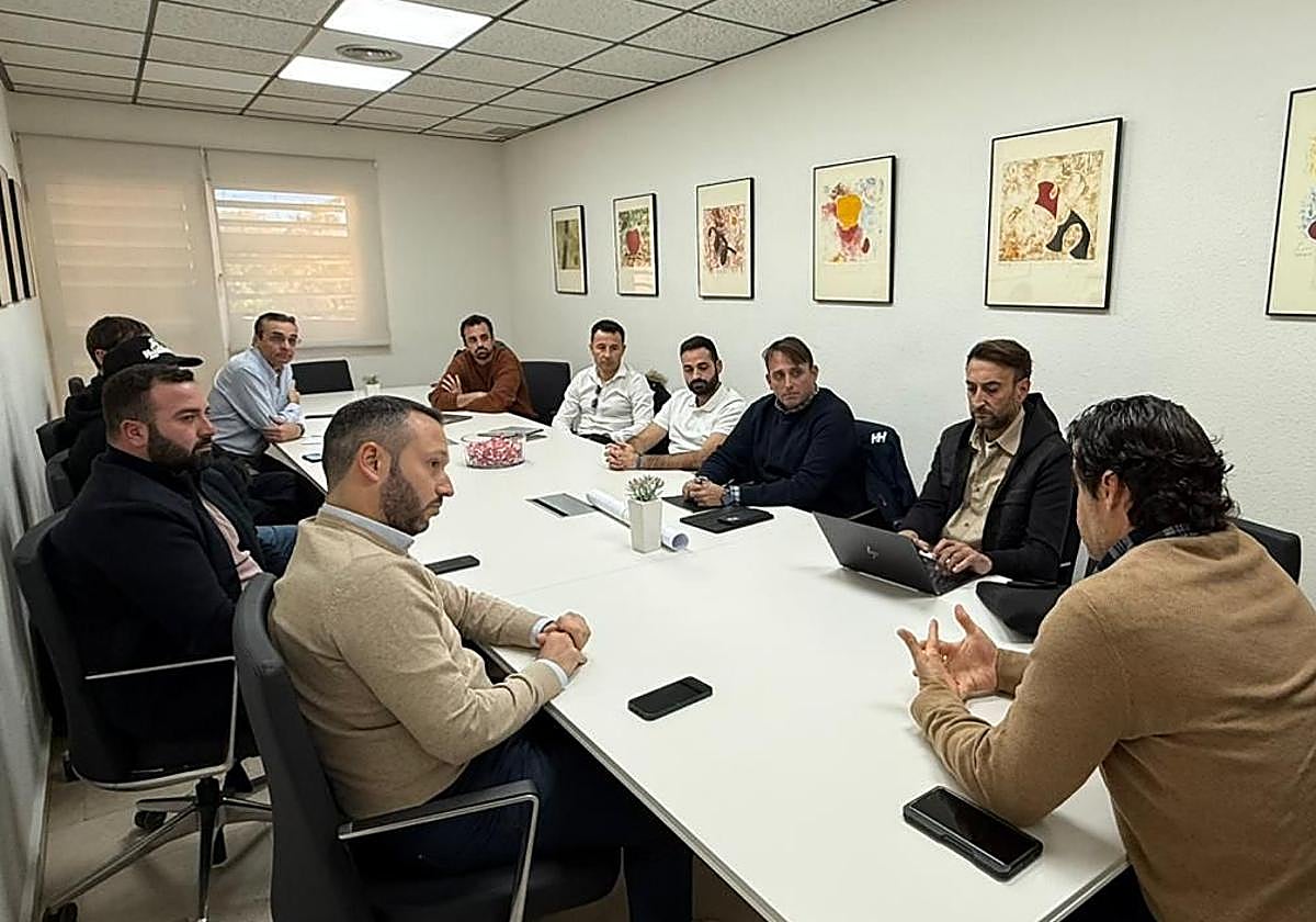 Coordination meeting between the Torrevieja City Council and representatives of LOW Festival, BIGSOUND, and BRILLA to plan the musical programming for summer 2026.