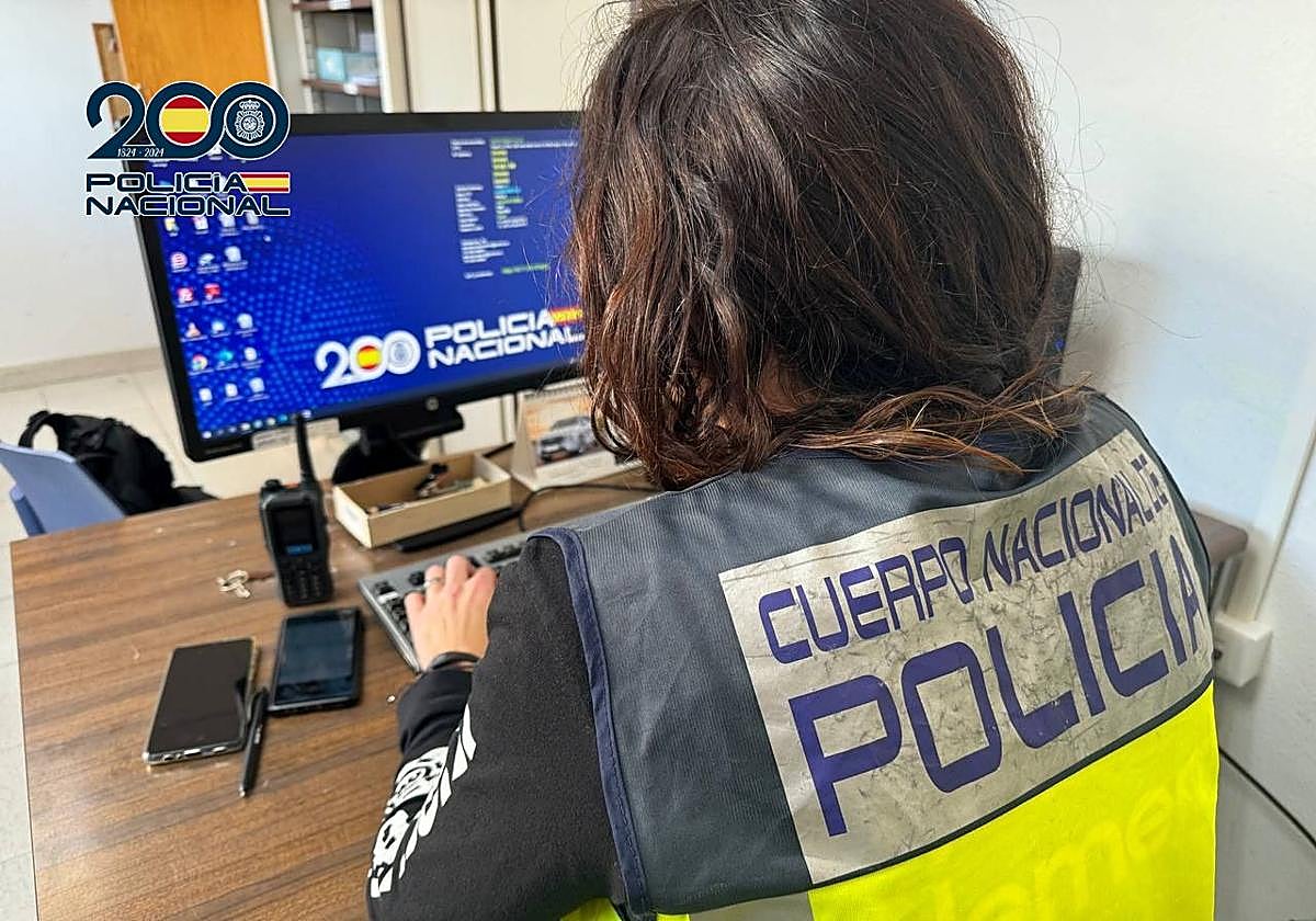 Agente de la Policía Nacional.