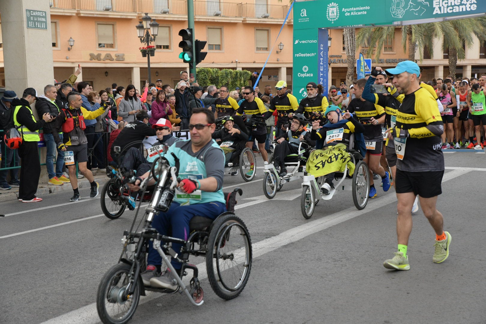 El éxito de la primera maratón Elche y Alicante augura futuras ediciones