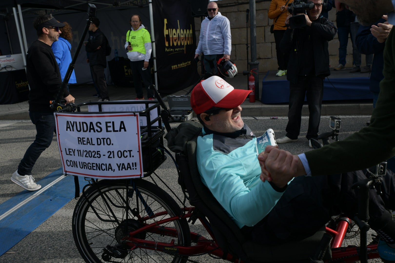 El éxito de la primera maratón Elche y Alicante augura futuras ediciones