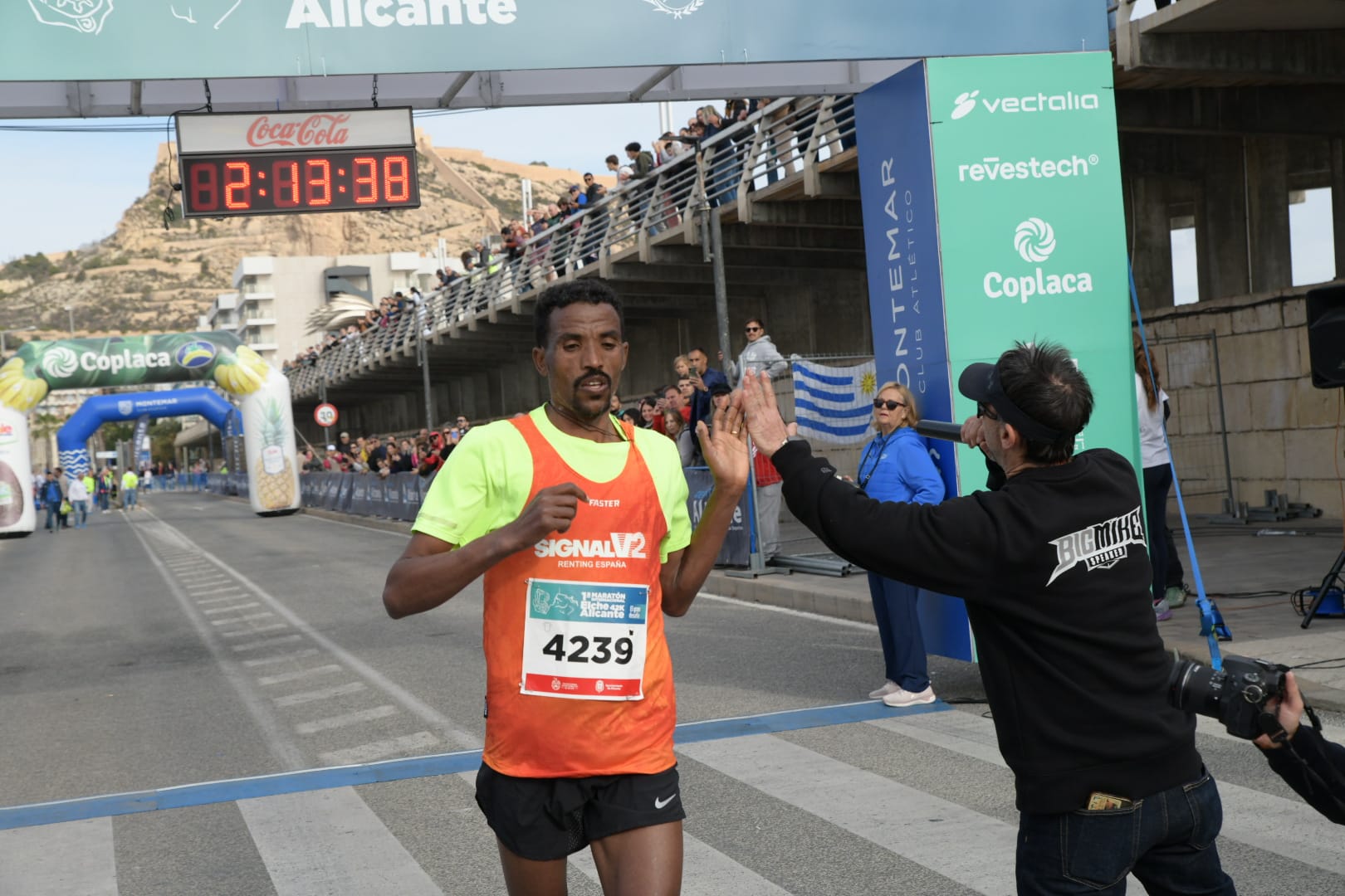 El éxito de la primera maratón Elche y Alicante augura futuras ediciones