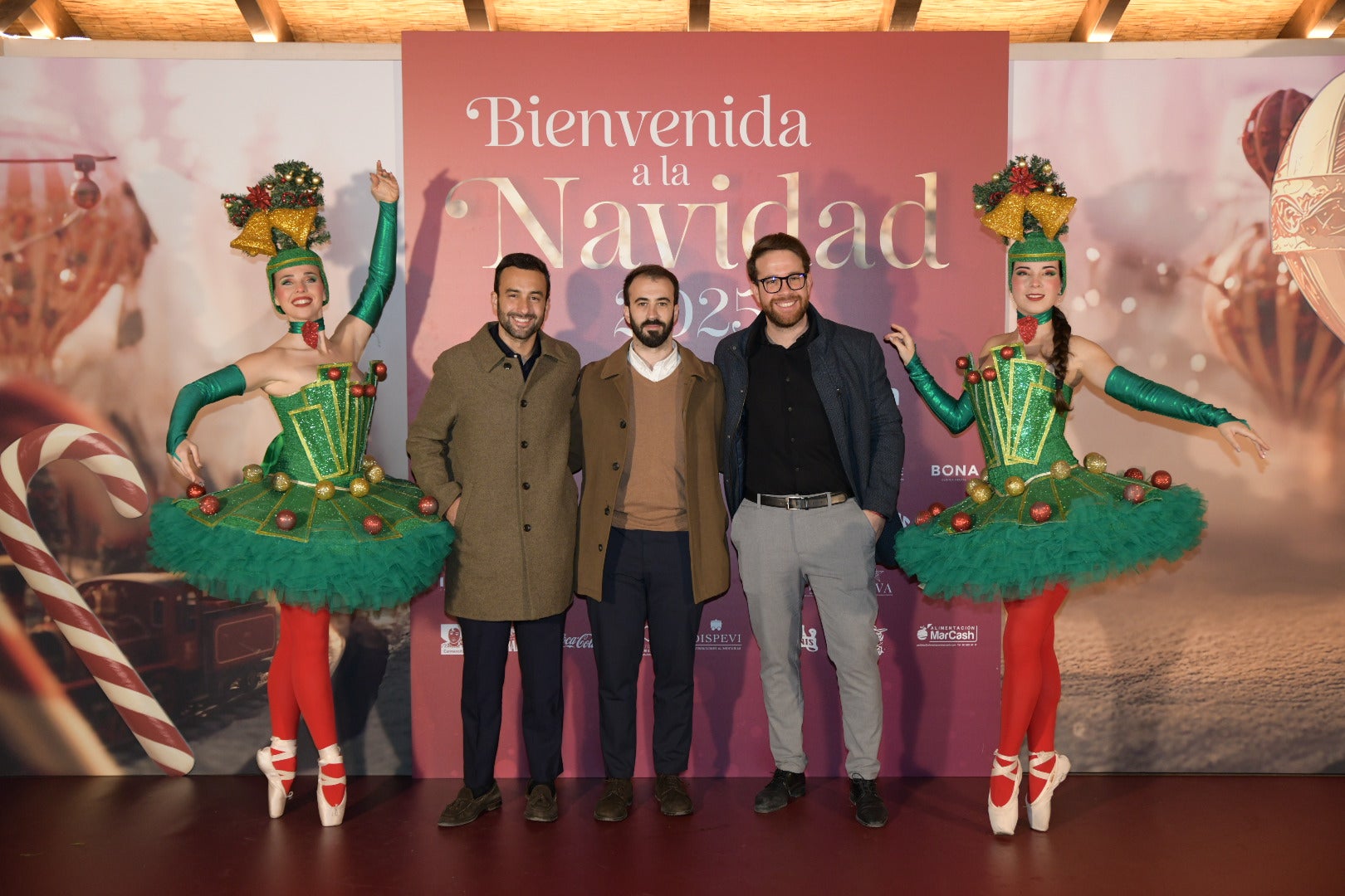 Cientos de asistentes dan la &#039;Bienvenida a la Navidad&#039; en la gala solidaria de Vectalia