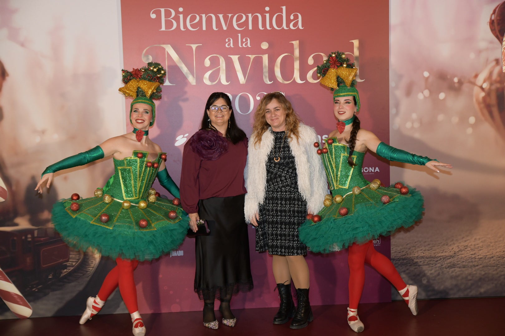 Cientos de asistentes dan la &#039;Bienvenida a la Navidad&#039; en la gala solidaria de Vectalia