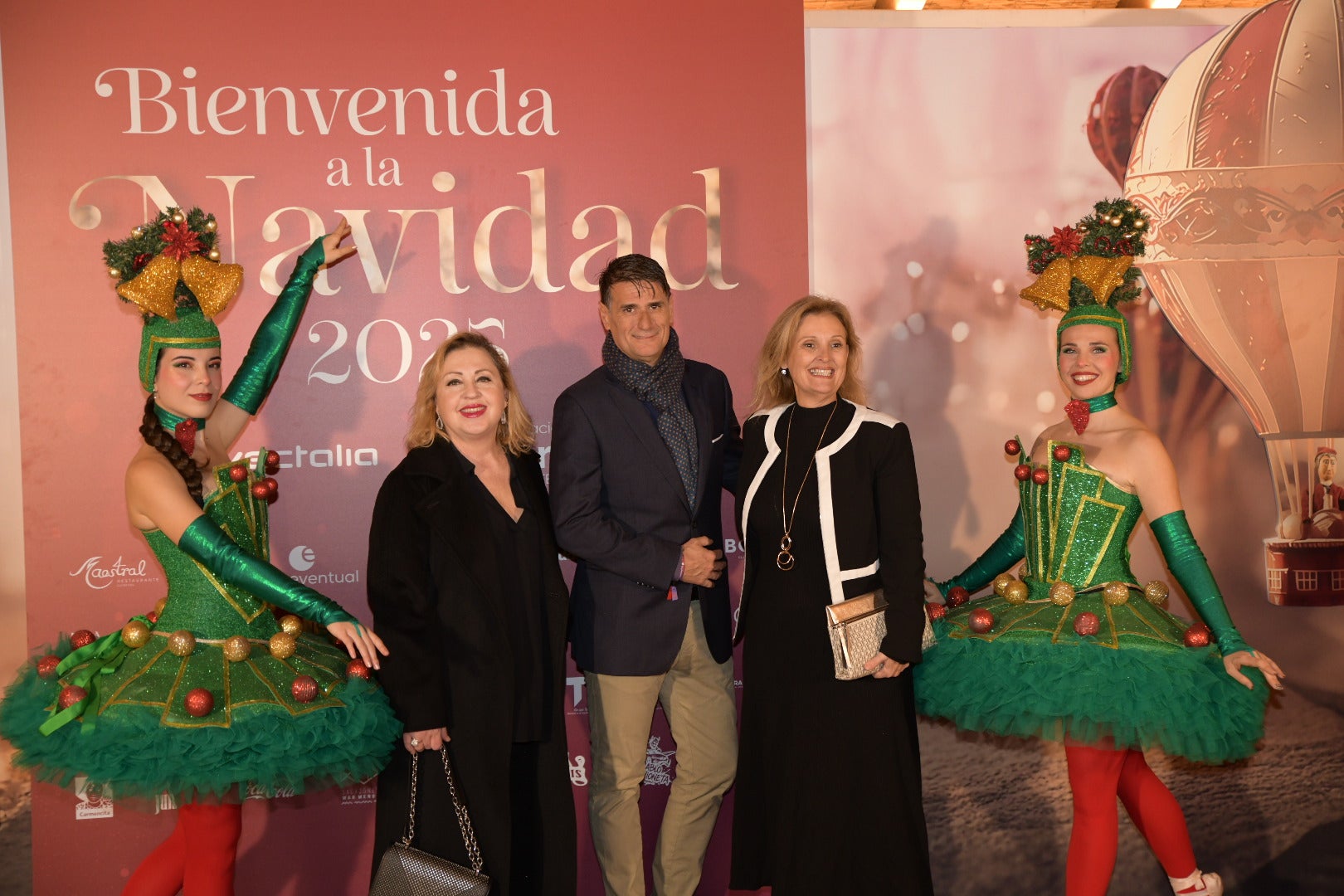 Cientos de asistentes dan la &#039;Bienvenida a la Navidad&#039; en la gala solidaria de Vectalia