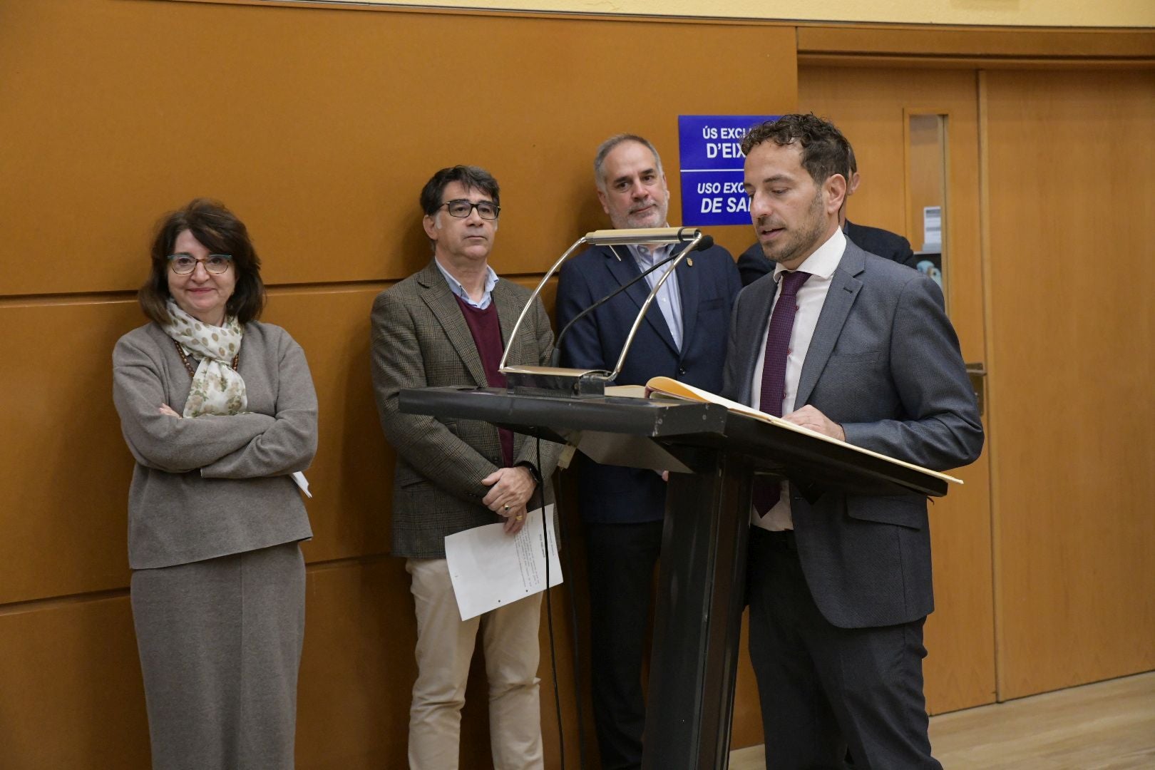 Alicante celebra el Día de la Constitución con una masiva lectura pública en la Sede Universitaria