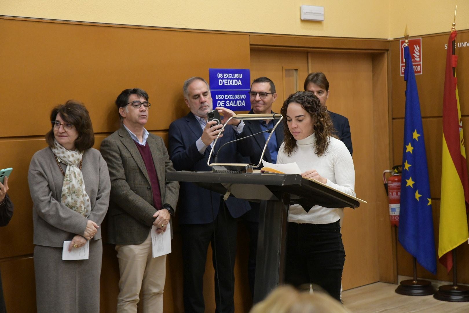 Alicante celebra el Día de la Constitución con una masiva lectura pública en la Sede Universitaria