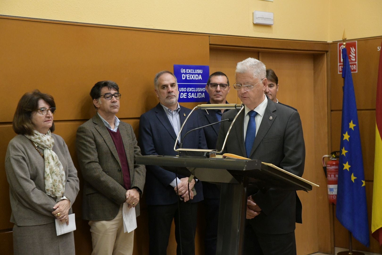 Alicante celebra el Día de la Constitución con una masiva lectura pública en la Sede Universitaria