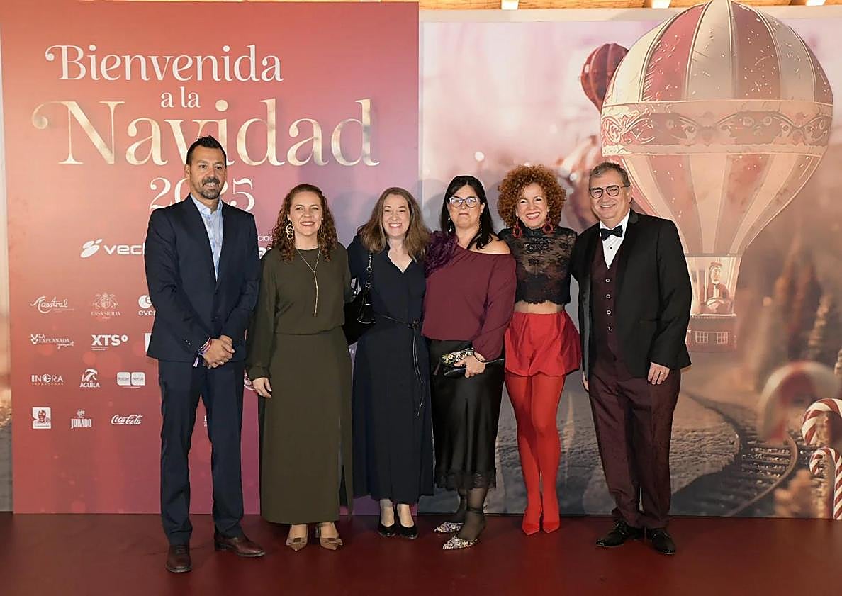 Imagen principal - Varios momentos de la gala benéfica. 