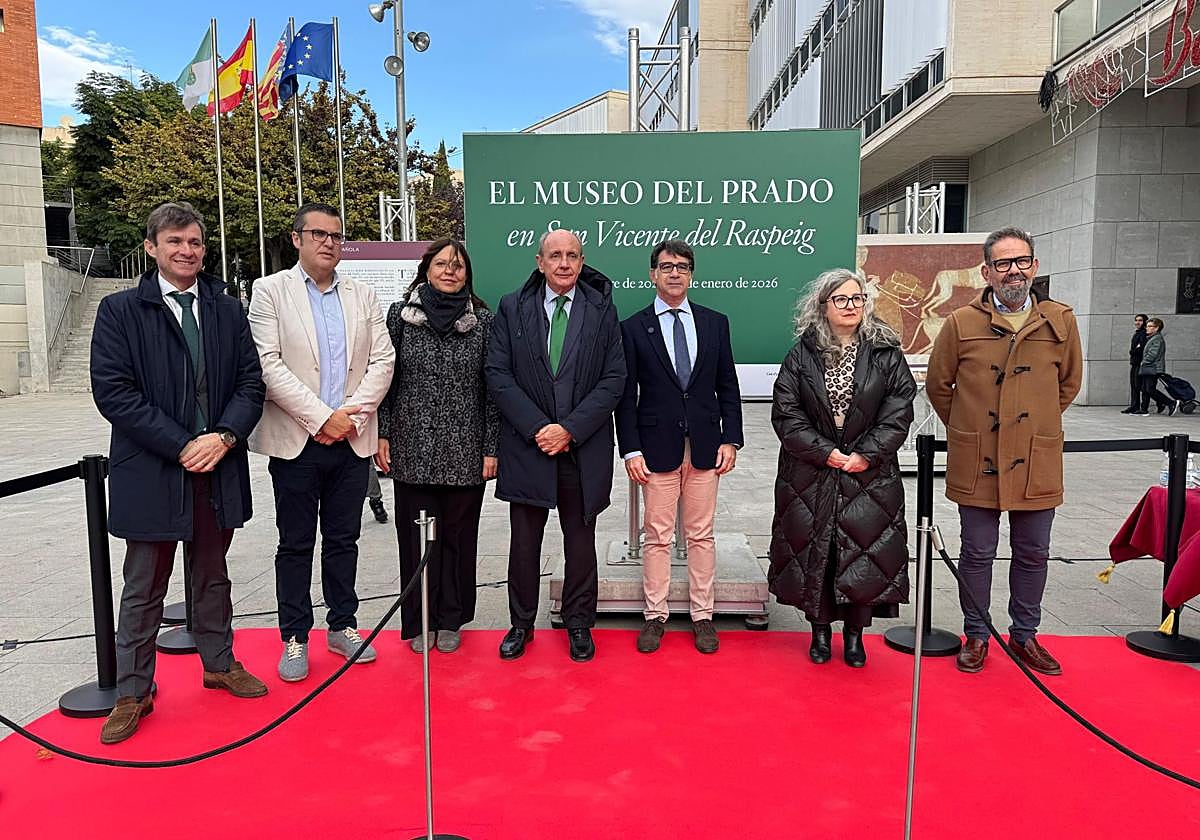 La exposición se puede visitar en la Plaza de la Comunidad Valenciana de San Vicente del Raspeig.