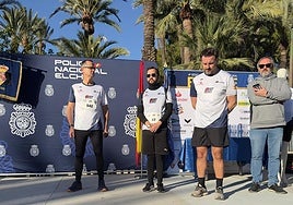El comisario jefe de Elche, el subdelegado del Gobierno en Alicante y el alcalde de Elche durante la carrera solidaria.