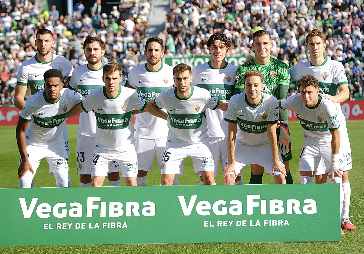 Alineación titular del Elche CF en el pasado encuentro frente al Girona.