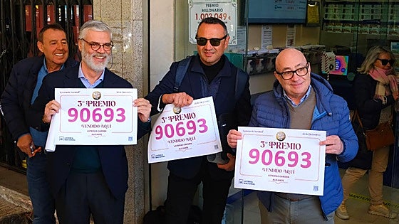 La suerte del 90693 sonríe a la playa de San Juan de Alicante con 10 millones de euros del tercer premio