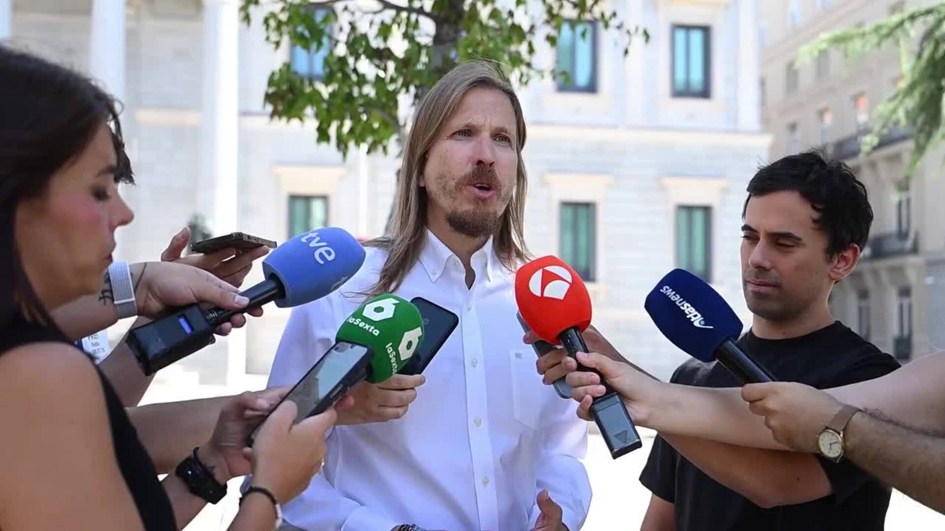 Podemos tacha de "humillación total" el acuerdo comercial entre la UE y EEUU