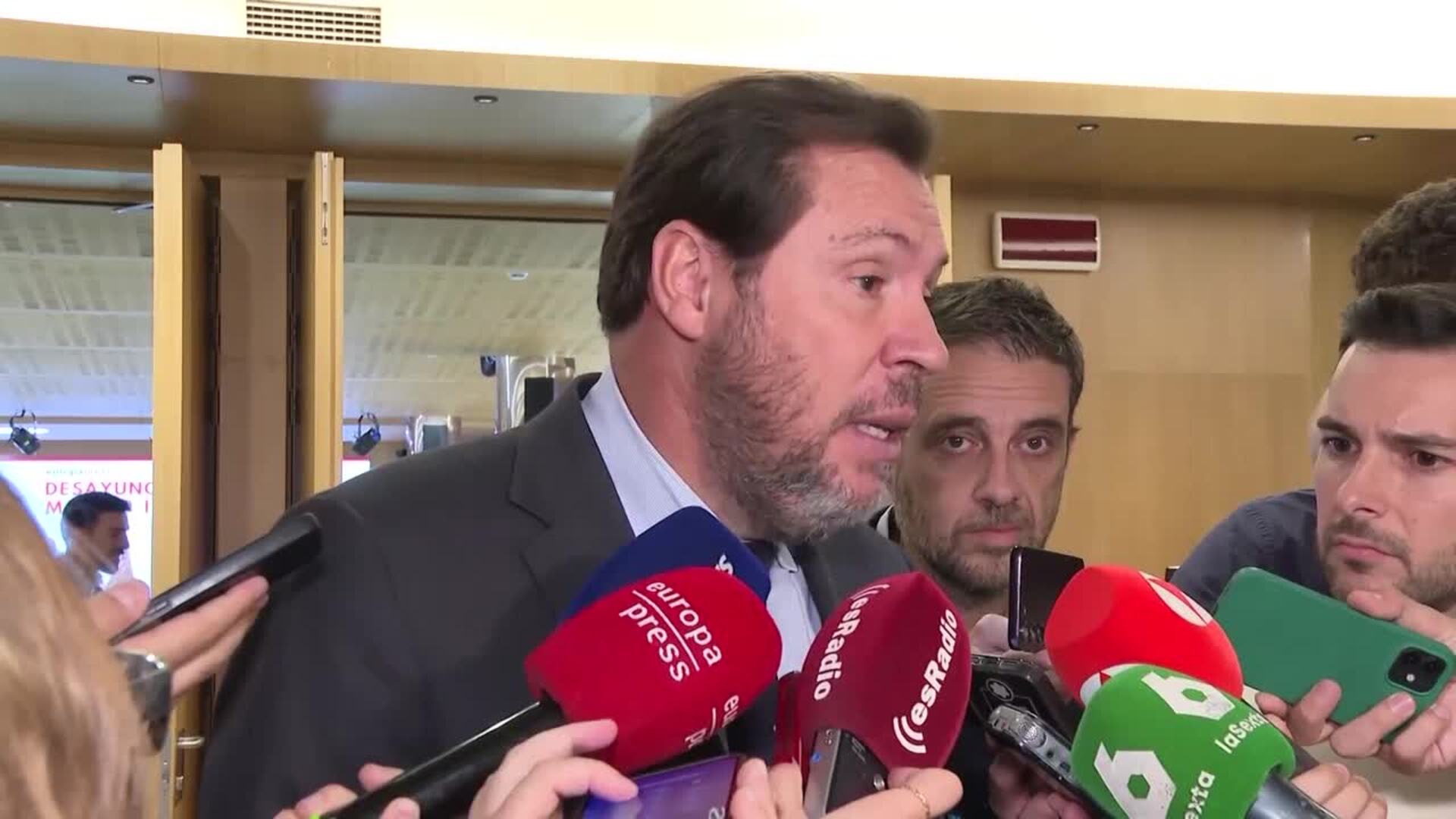 Puente insta a Abascal a decidir si pide elecciones o hace de "comparsa del PP"