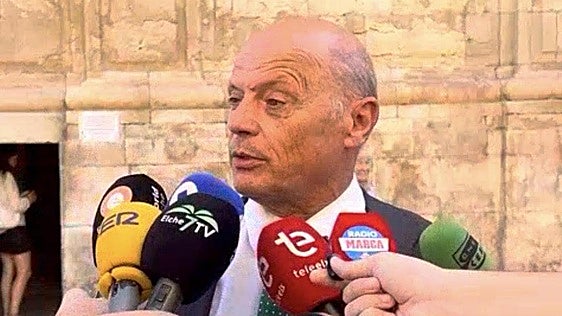 Joaquín Buitrago habla de Germán Valera, el exoesqueleto y la ficha libre del Elche CF en la ofrenda a la Patrona