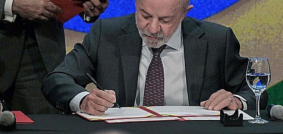 Lula bans online sports betting in Brazil nine days ahead of election